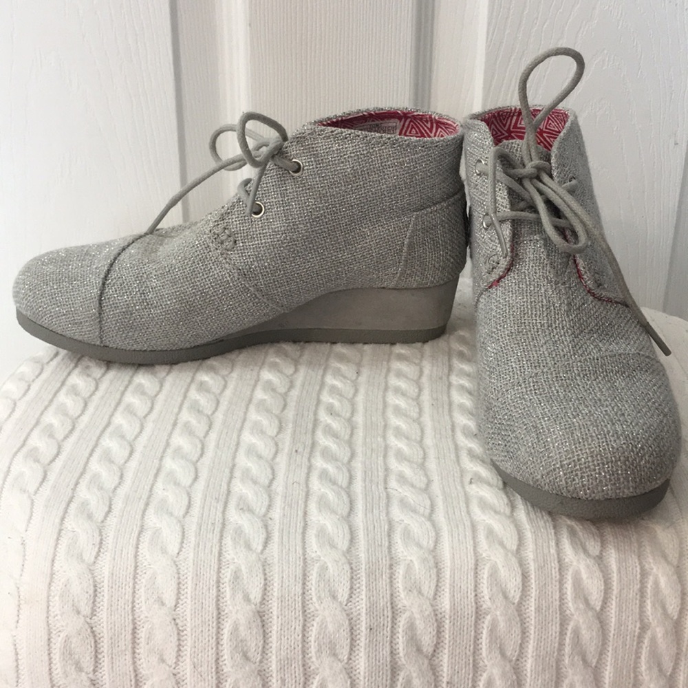 Toms brand Wedge boot